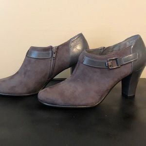 Aerosoles Heelrest shoes size 9M
